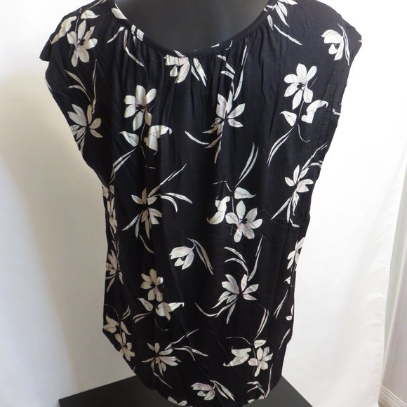 Ricki's: Black with Tan/light pink Flowers Blouse - Picture 5 of 5
